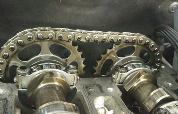 Цепь ГРМ на Mercedes W202: симптомы, риски и когда менять