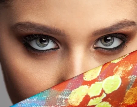 Чому кольорові лінзи виглядають «намальованими»