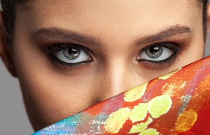 Чому кольорові лінзи виглядають «намальованими»