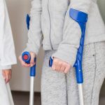 Выбор и эксплуатация средств опоры: Полный гид по подбору костылей в Украине