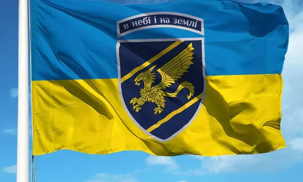 Прапори на замовлення: як обрати правильний спосіб кріплення і не помилитися з деталями